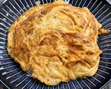 A picture of step 4 of Thai Omelet with Chili Fish Sauce.