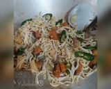 Foto langkah ke 4 dari resep Tumis toge ikan asin tenggiri.