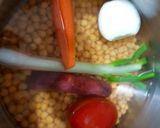 Foto del paso 1 de la receta: Garbanzos con acelgas y carne