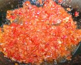 Foto langkah ke 2 dari resep Tumis Daging Sosis Pedas.