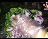 صورة لخطوة 3 من وصفة صينية بطاطس🥔بالسجق وسر الصلصة الغنية بالصوص😋
