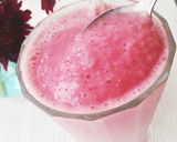 รูปขั้นตอนการทำที่ 2 ของ Strawberry milk shake