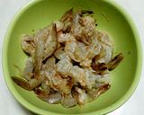 Foto langkah ke 1 dari resep Udang Saus Telur Asin (tanpa msg).