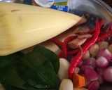 Foto langkah ke 1 dari resep Sayur Jantung pisang ayam.
