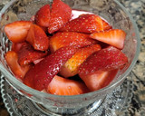 Foto del paso 6 de la receta: Fresas con granadina y queso batido
