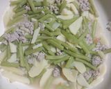 Hình bước làm 4 của món Thịt xào đậu que khoai tây (Eat clean) ăn kèm canh chua và cơm