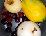Foto langkah ke 1 dari resep Salad Buah Tanpa Yogurt.