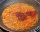 Foto del paso 1 de la receta: Huevos a la Flamenca con Migas y Chistorra