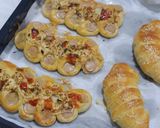 Foto langkah ke 11 dari resep Roti Manis Sosis & Pisang Cokelat Keju (No Ulen Dijamin Lembut).