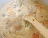 Gambar langkah 7 resipi Tom Yam Goong Udang.