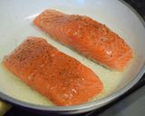A picture of step 2 of Salmon fillets with mushroom & spinach.