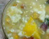 A picture of step 3 of Egg corn soup.