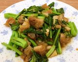 รูปขั้นตอนการทำที่ 4 ของ คะน้าหมูกรอบ
