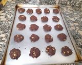 Foto del paso 5 de la receta: Galletitas de chocolate y nuez Sin azúcar, sin endulcorante y sin manteca