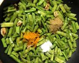 A picture of step 2 of Goru Chikkudukaya Pachadi (Cluster Beans Chutney - Andhra style).