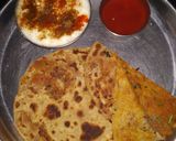 A picture of step 5 of Aloo paratha.