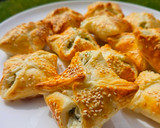 A picture of step 6 of Fresh onions & Feta cheese pastry pockets.