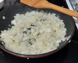 Foto del paso 3 de la receta: Pechuga de pollo rellena de morcilla de cebolla