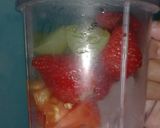 Foto langkah ke 2 dari resep Strawberry mix smoothies.