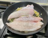 Une image de l'étape 7 de Filets de julienne à l'échalote, coriandre, prosecco et parmesan.