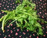 炒春菊的食譜步驟1照片