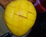 A picture of step 1 of Mango juice.
