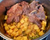 Foto del paso 4 de la receta: Bifes de aguja a la Napolitana 🥘