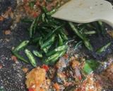 Foto langkah ke 2 dari resep Tahu Kerang Tumis Cabai Hijau.