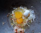 Foto langkah ke 2 dari resep Indomie Goreng Praktis.