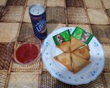 A picture of step 5 of Chicken vegetable samosa.