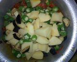 A picture of step 4 of Okra and eggplant vegetable broth.