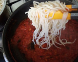 Foto del paso 7 de la receta: Noodles con calabacín y atún en conserva