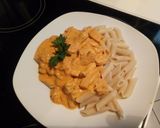 Glutén- és tejmentes, magyaros csirkeragu tésztával recept fázis 3 fotója