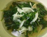 Foto langkah ke 6 dari resep Bening bayam jamur tiram.
