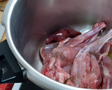 Foto del paso 2 de la receta: Conejo con caracoles