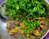 A picture of step 2 of Fenugreek leaves with brinjals sabzi.