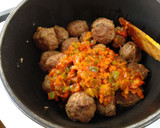 Foto del paso 8 de la receta: Albóndigas con pimiento en salsa {receta de mi madre}