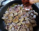 Foto del paso 4 de la receta: Atún rojo encebollado