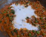 A picture of step 4 of Methi Matar Malai.