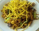 Foto langkah ke 8 dari resep Bakmi goreng spesial (pedas).