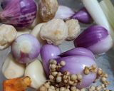 Foto langkah ke 1 dari resep Ikan iris & tahu bumbu kuning (tanpa santan).