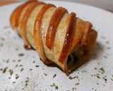 Foto del paso 9 de la receta: Hojaldre de rape con espinacas y cebolla