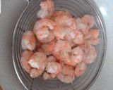 Foto langkah ke 2 dari resep Tumis udang, bunga kol dan buncis.