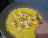 Foto langkah ke 7 dari resep Omelete Telur Bawang Putih Tabur Oregano.