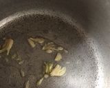 A picture of step 6 of Dry chicken chilli.