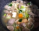 Foto langkah ke 5 dari resep Bening Sayur Tahu Bakso.