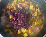Foto del paso 3 de la receta: Guiso Carrero de Porotos Colorados