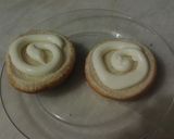 A picture of step 2 of Chicken donut.