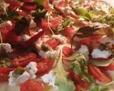 Une image de l'étape 6 de Pizza feuilletée chèvre tomates cerises basilic🐐🍒🍕.