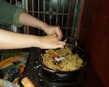 Foto langkah ke 6 dari resep MaMi (Macaroni Mie) Jamur Sawit.